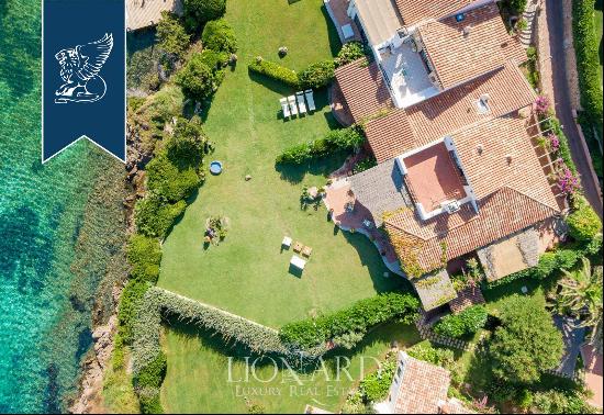 Wonderful estate framed by the Gulf of Cala del Faro in Porto Cervo for sale