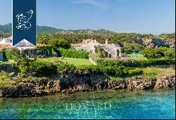 Wonderful estate framed by the Gulf of Cala del Faro in Porto Cervo for sale