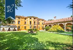 Luxurious estate with a big planted park for sale between Vicenza and Asolo