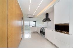 Flat, 5 bedrooms, for Sale