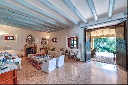 Extraordinary finca property in Mallorca with guest houses pool and partial sea view