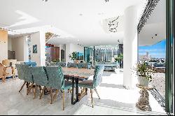 Luxury Seafront Modern Villa with 4 Bedrooms