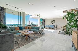 Luxury Seafront Modern Villa with 4 Bedrooms