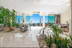 Luxury Seafront Modern Villa with 4 Bedrooms