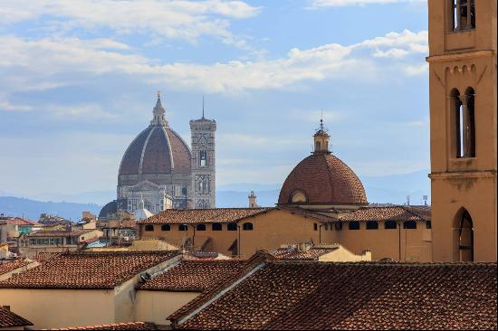 Magnificent penthouse in the heart of the historic center of Florence