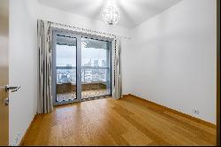 2-bedroom apartment with fantastic views in the city center