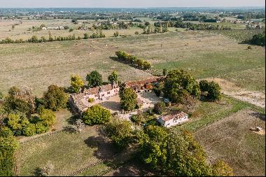 Superb 13th Century Chateau for sale near Bergerac in a private and peaceful area with a l