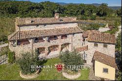 SUSTAINABLE FARMHOUSE FOR SALE IN ANGHIARI, TUSCANY