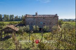 SUSTAINABLE FARMHOUSE FOR SALE IN ANGHIARI, TUSCANY