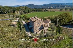 SUSTAINABLE FARMHOUSE FOR SALE IN ANGHIARI, TUSCANY