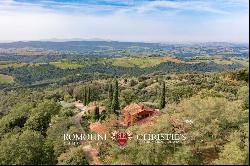 HAMLET WITH POOL AND PANORAMIC VIEWS FOR SALE ON THE TUSCAN COAST, SCANSANO