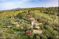 HAMLET WITH POOL AND PANORAMIC VIEWS FOR SALE ON THE TUSCAN COAST, SCANSANO