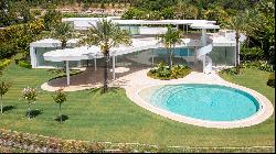 Original curvilinear villa in Finca Cortesin, Casares