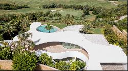 Original curvilinear villa in Finca Cortesin, Casares