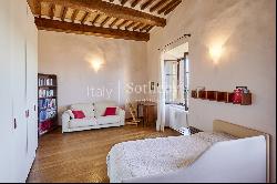 Elegant apartment with views in Montepulciano