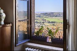 Elegant apartment with views in Montepulciano