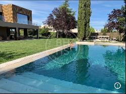 1200 sqm luxury house with pool for sale in Aravaca, Madrid 28023