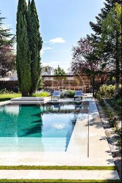 1200 sqm luxury house with pool for sale in Aravaca, Madrid 28023