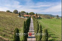 ESTATE WITH VINEYARD AND HUNTING RESERVE FOR SALE IN FLORENCE, TUSCANY