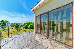 Contemporary house with sea view