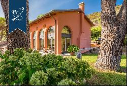 Charming estate for sale in a stunning hilly position on Elba Island