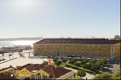 Penthouse with 2 bedrooms, an area of 176 sqm and a magnificent view over Lisbon and the 