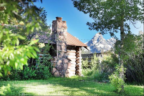 Two Cabins in Kelly with Teton Views