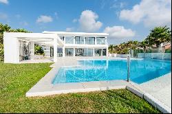 Villa for sale in Alicante, Benitachell, Cumbre del Sol, Benitachell 03726