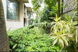 Bungalow on Alipore Road