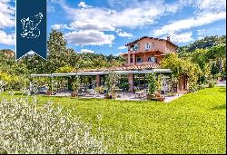 Wonderful resort with pool for sale between Tuscany, Umbria and Rome