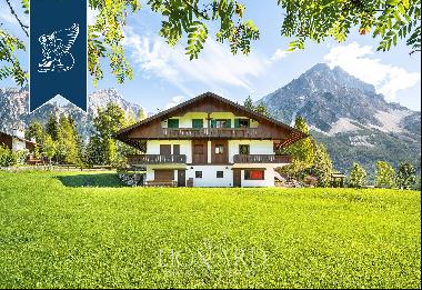 Alpine-style chalet in a high position with a view of the Boite Valley