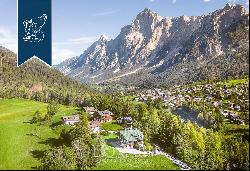 Alpine-style chalet in a high position with a view of the Boite Valley