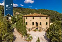 Charming historical estate surrounded by the timeless Tuscan beauty