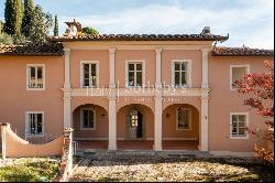 Historic Villa with Chapel on the hills of Pescia