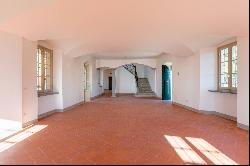 Historic Villa with Chapel on the hills of Pescia