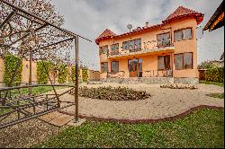 Single-family house for sale with excellent location and access near Sofia