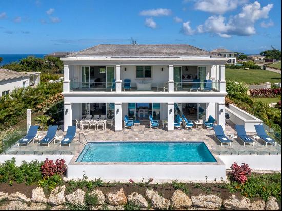 Contemporary 4-bedroom luxury villa with swimming pool and golf course views within the pr