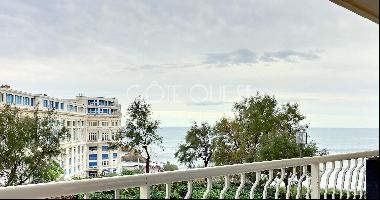 BIARRITZ - A 93 SQM APARTMENT IN THE HEART OF THE CITY