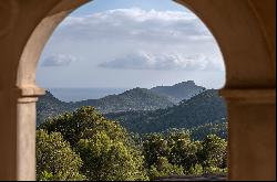 Finca with views of the mountains and the sea in Andratx