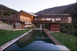 Sustainable and Contemporary Architecture Casa EL Maqui