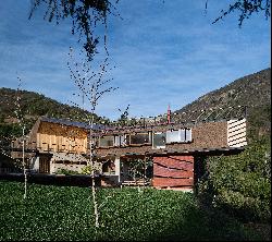 Sustainable and Contemporary Architecture Casa EL Maqui