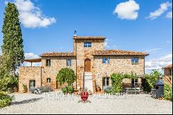 LUXURY COUNTRY HOUSE WITH POOL FOR SALE IN MONTEPULCIANO, TUSCANY