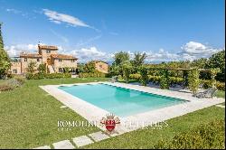 LUXURY COUNTRY HOUSE WITH POOL FOR SALE IN MONTEPULCIANO, TUSCANY