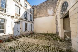 18th century mansion in the heart of La Rochelle