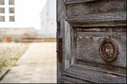 18th century mansion in the heart of La Rochelle