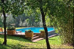 Charming villa with a private lake in Montepulciano