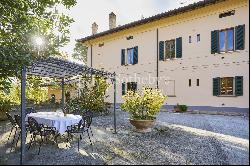 Charming villa with a private lake in Montepulciano