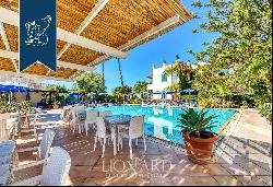 Typical Mediterranean villa with pool and sea-facing garden in Ischia