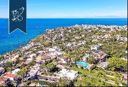 Typical Mediterranean villa with pool and sea-facing garden in Ischia