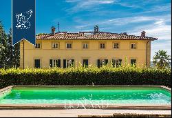 Charming 18th-century villa for sale in the leafy Tuscan countryside